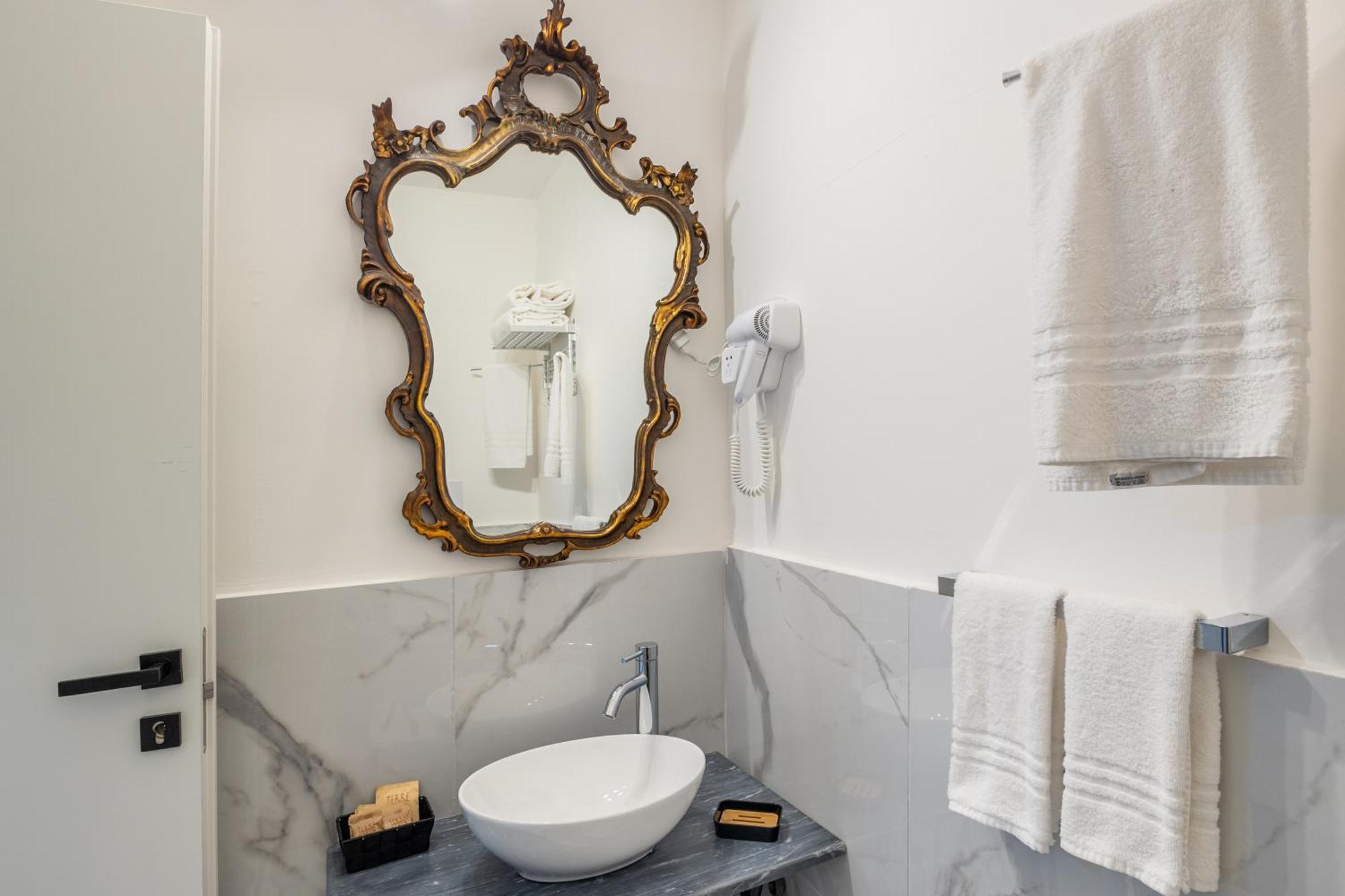 Soho Piaggiarelle By Dasso - Guest House Viterbo Buitenkant foto